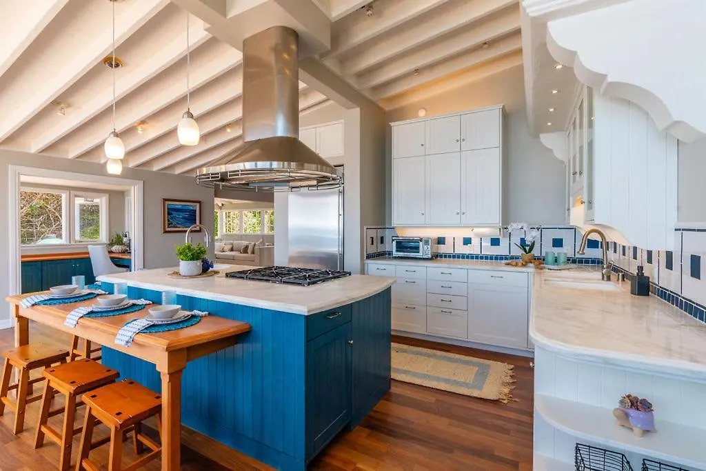 Dolphin's Paradise Holiday home *