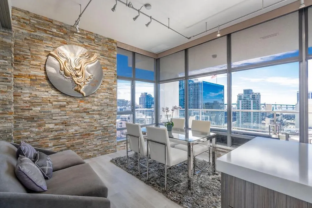 Cityscape Elegance With Water Views *