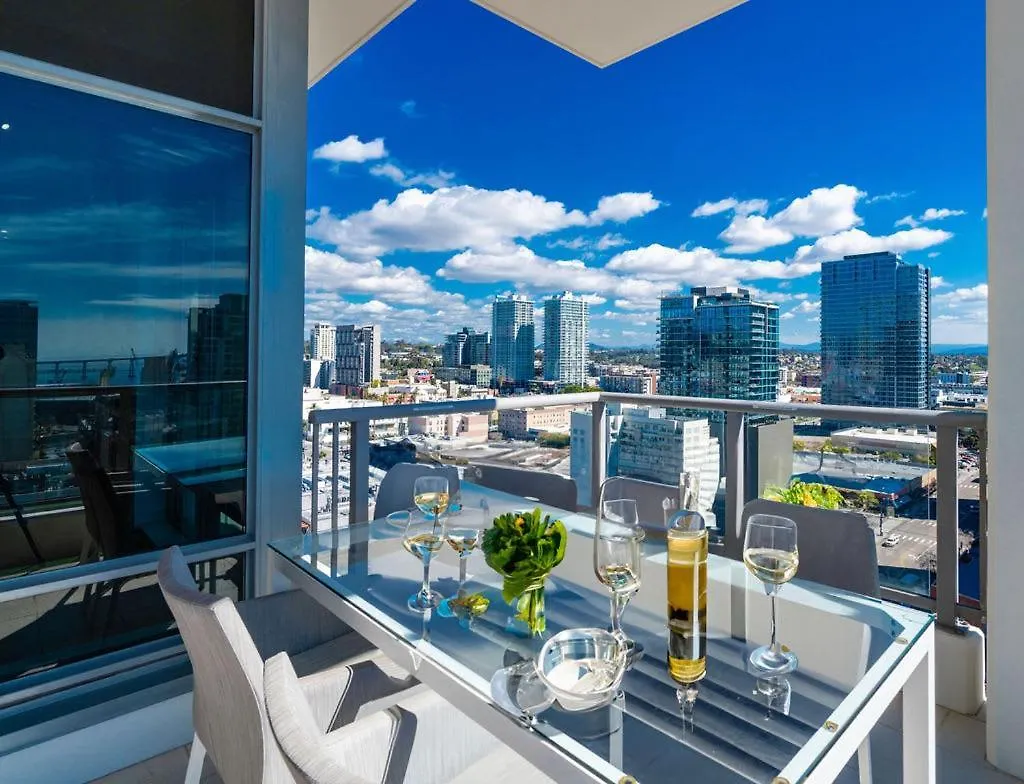 Cityscape Elegance With Water Views *