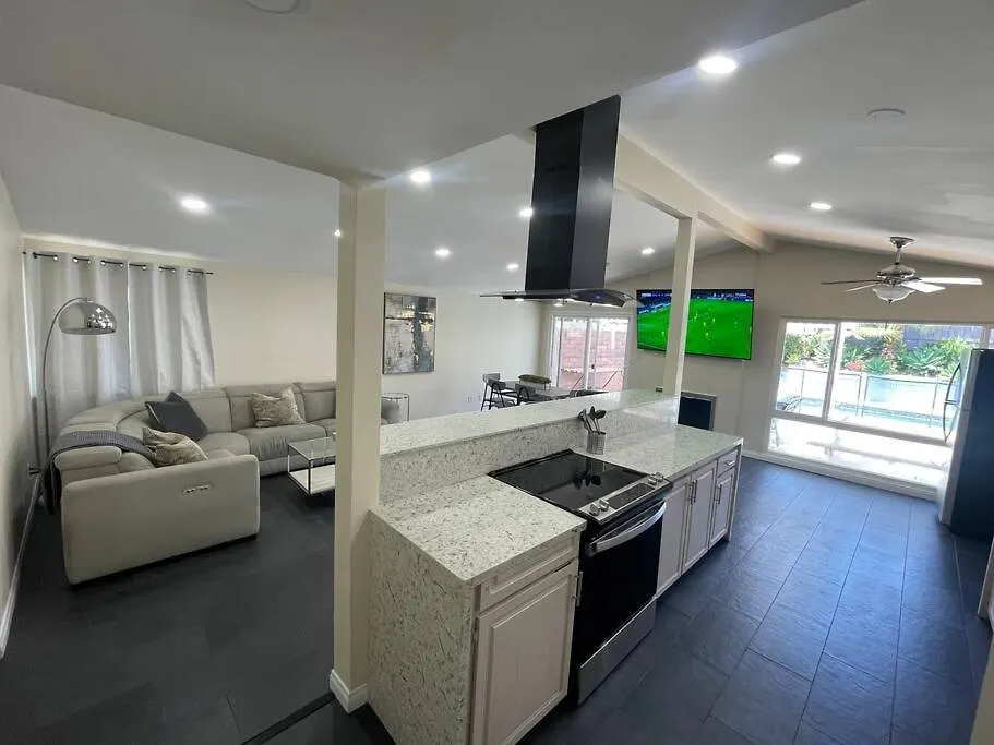 Prázdninový dům Entire Home, Pool, Free Parking, Wifi, Family Neighborhood! San Diego