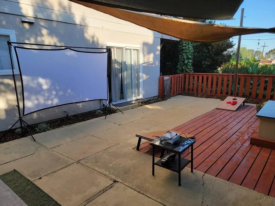 Holiday home Oasis With Hot Tub, Gym, Outdoor Theater, Huge Yard