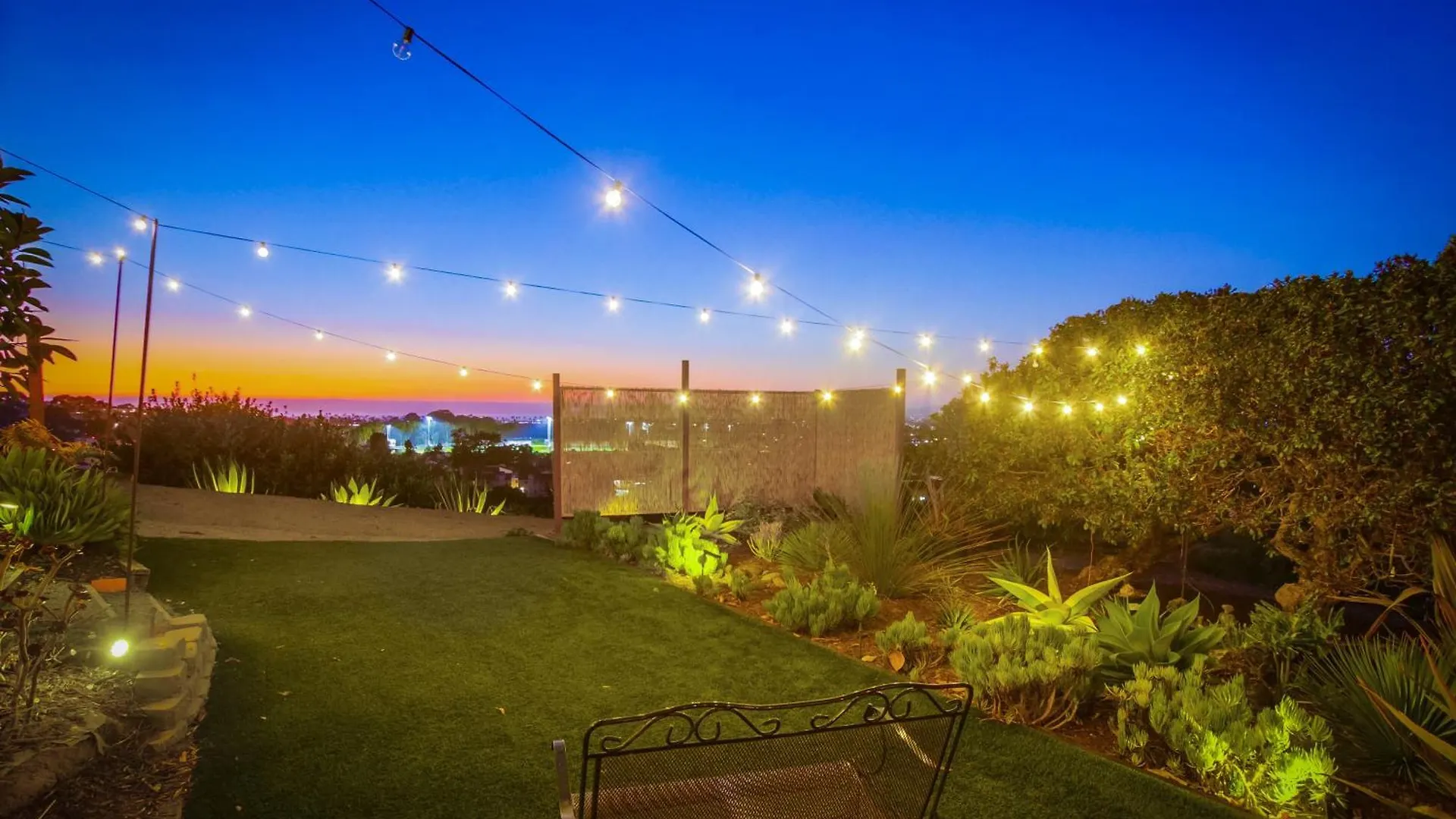 Canyon Estate Overlooking The Pacific San Diego