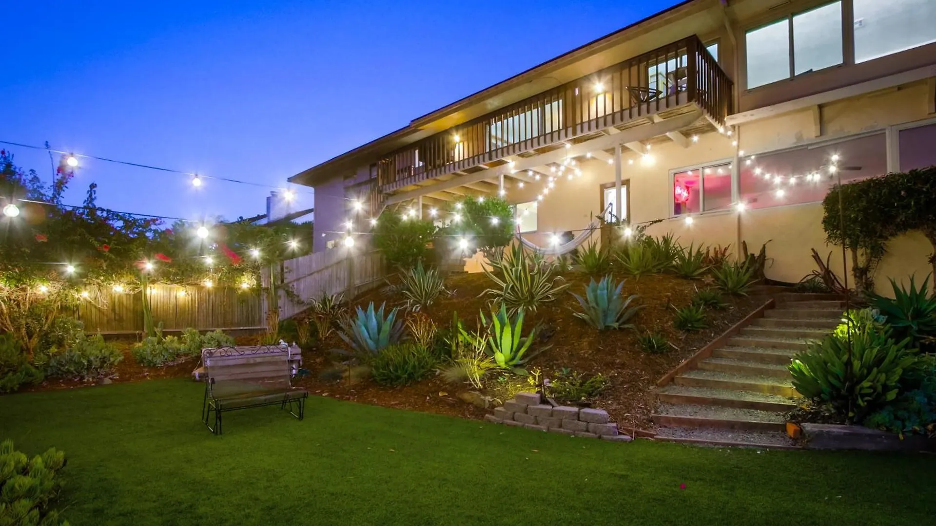 Canyon Estate Overlooking The Pacific *