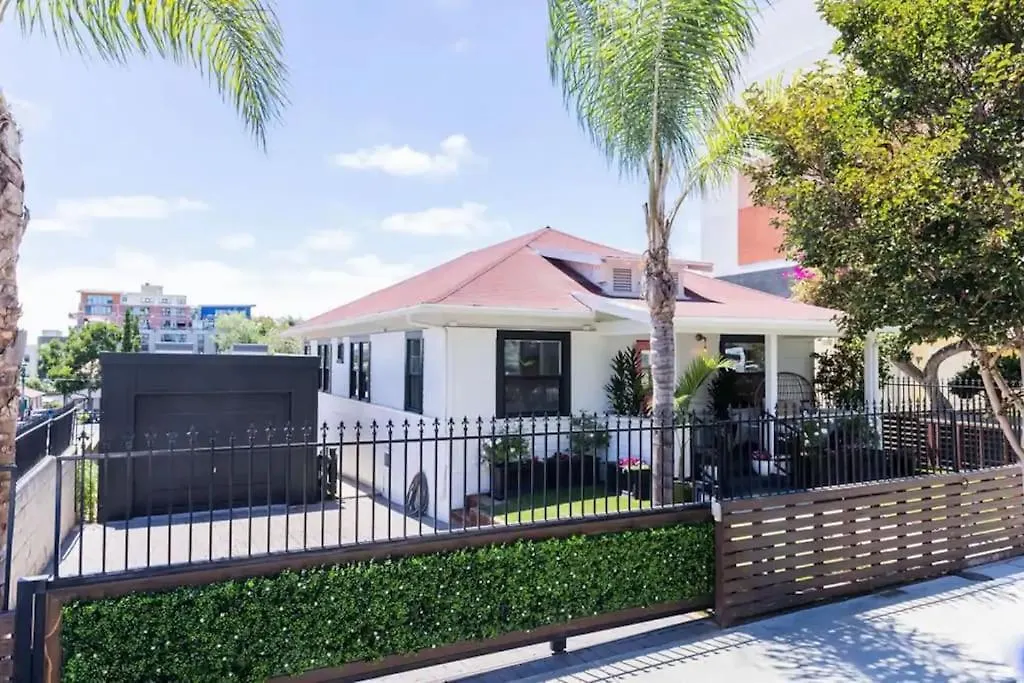 Little Italy 3bd With Huge Patio & Backyard *