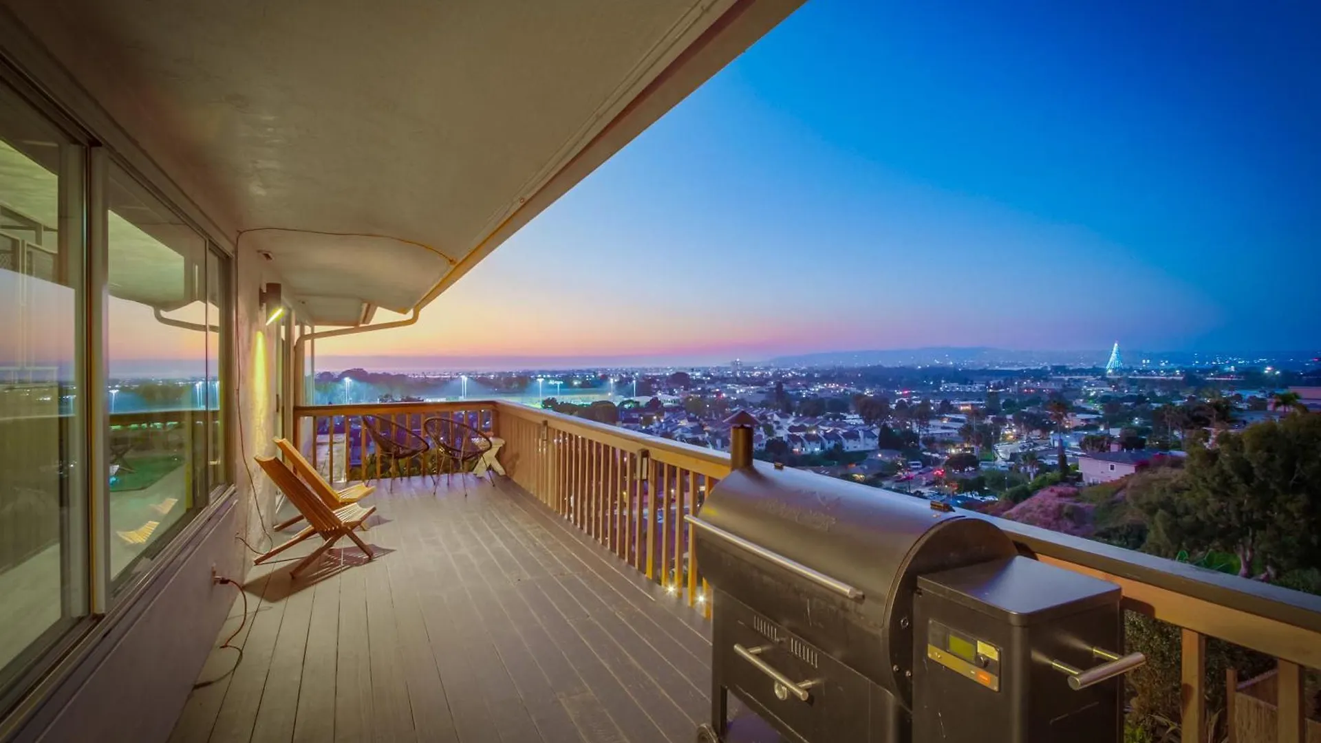 Canyon Estate Overlooking The Pacific *