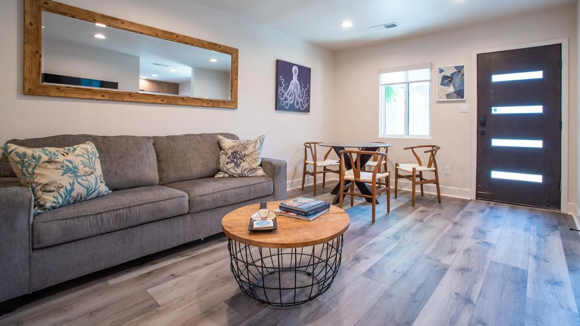 Apartment 5bd Family, Event Friendly 4plex Steps2beach San Diego
