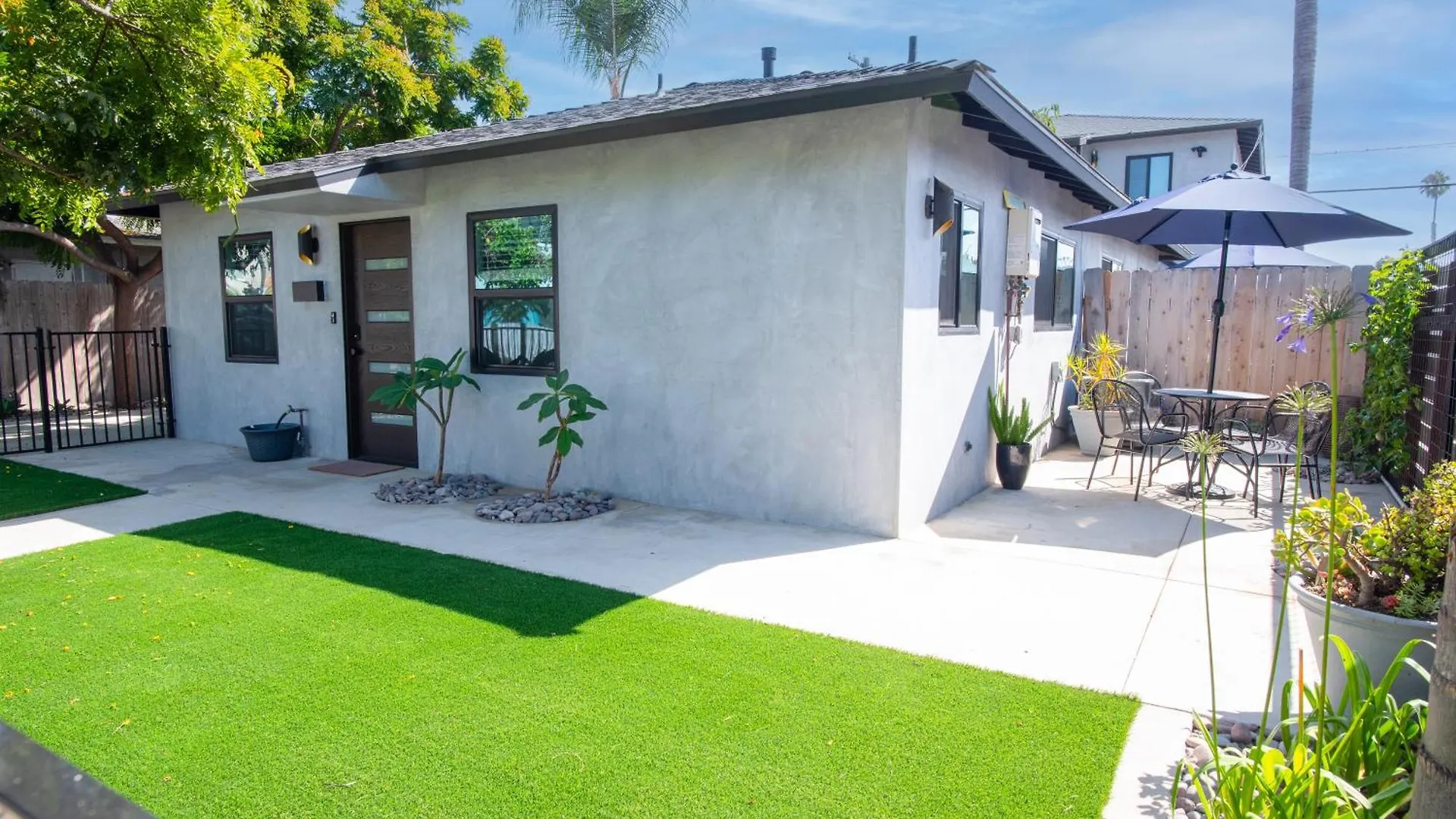 Apartment 5bd Family, Event Friendly 4plex Steps2beach *