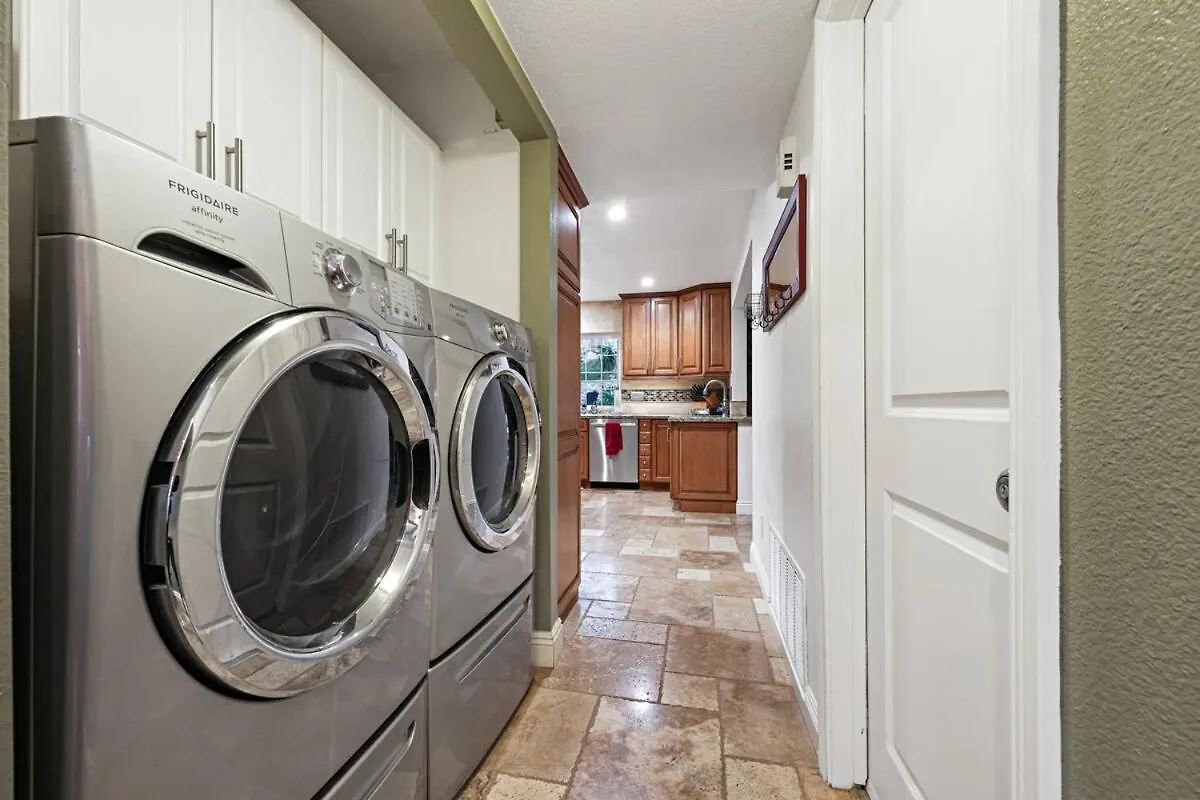 At First Sight - 5bd 3,5bth *
