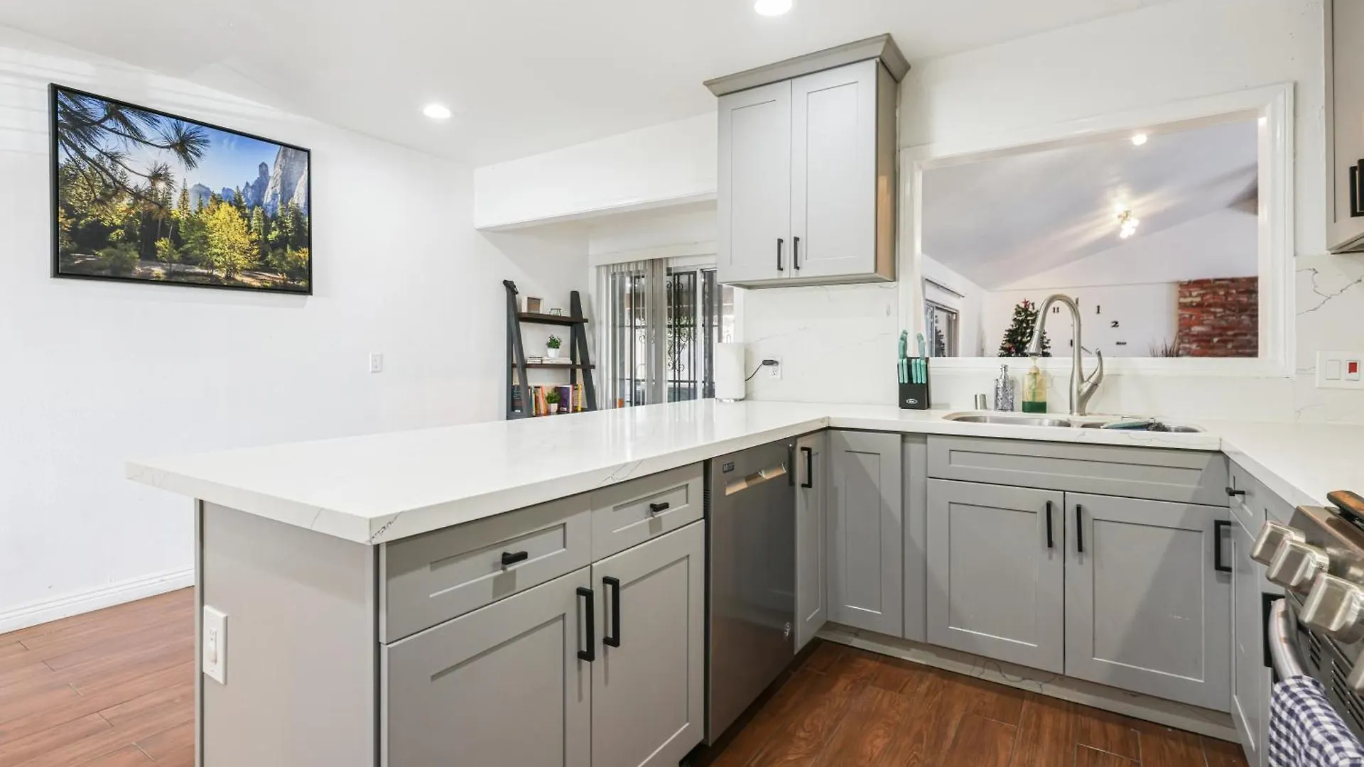 Spacious Family Retreat In The Heart Of