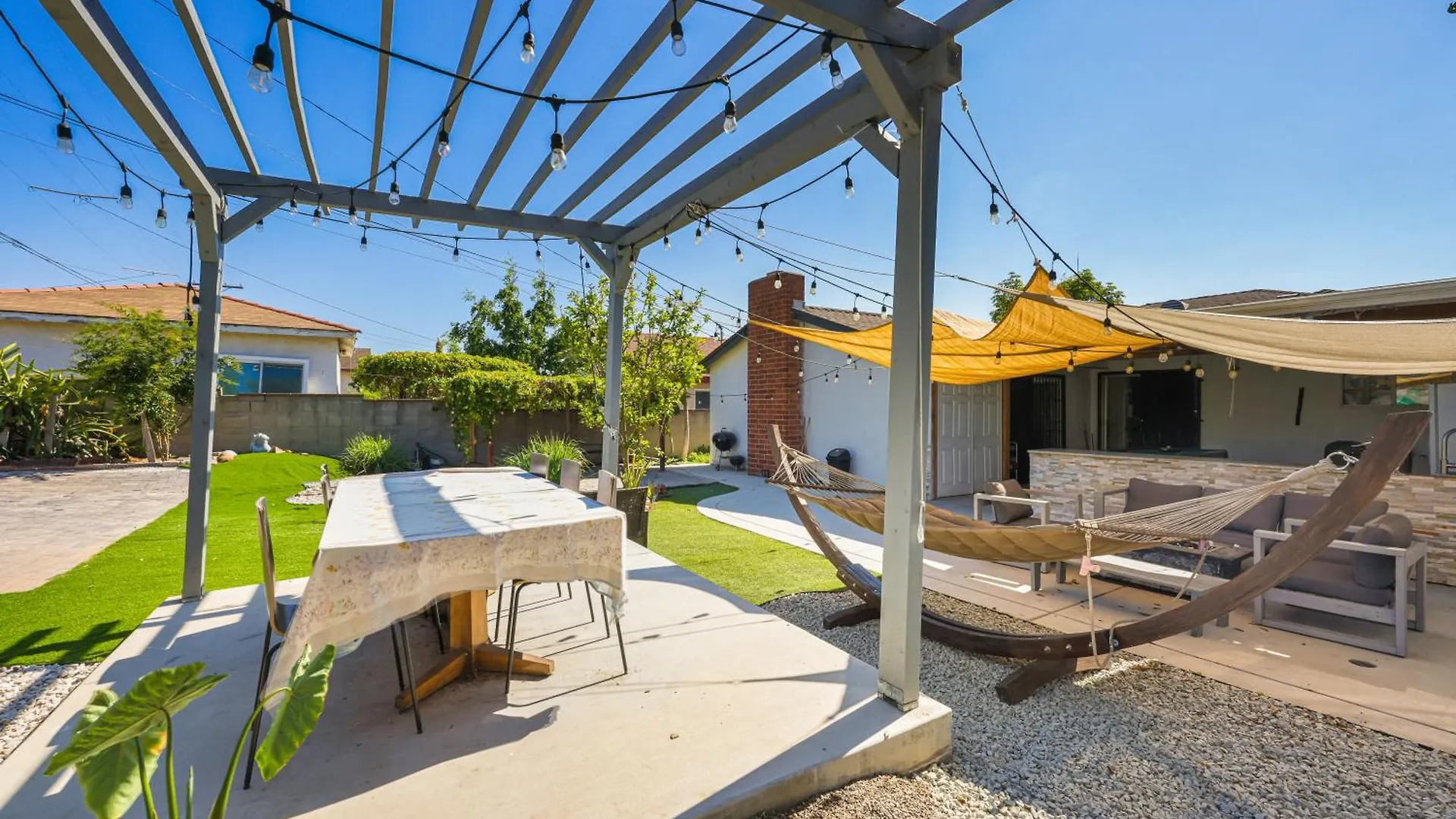 Spacious Family Retreat In The Heart Of *