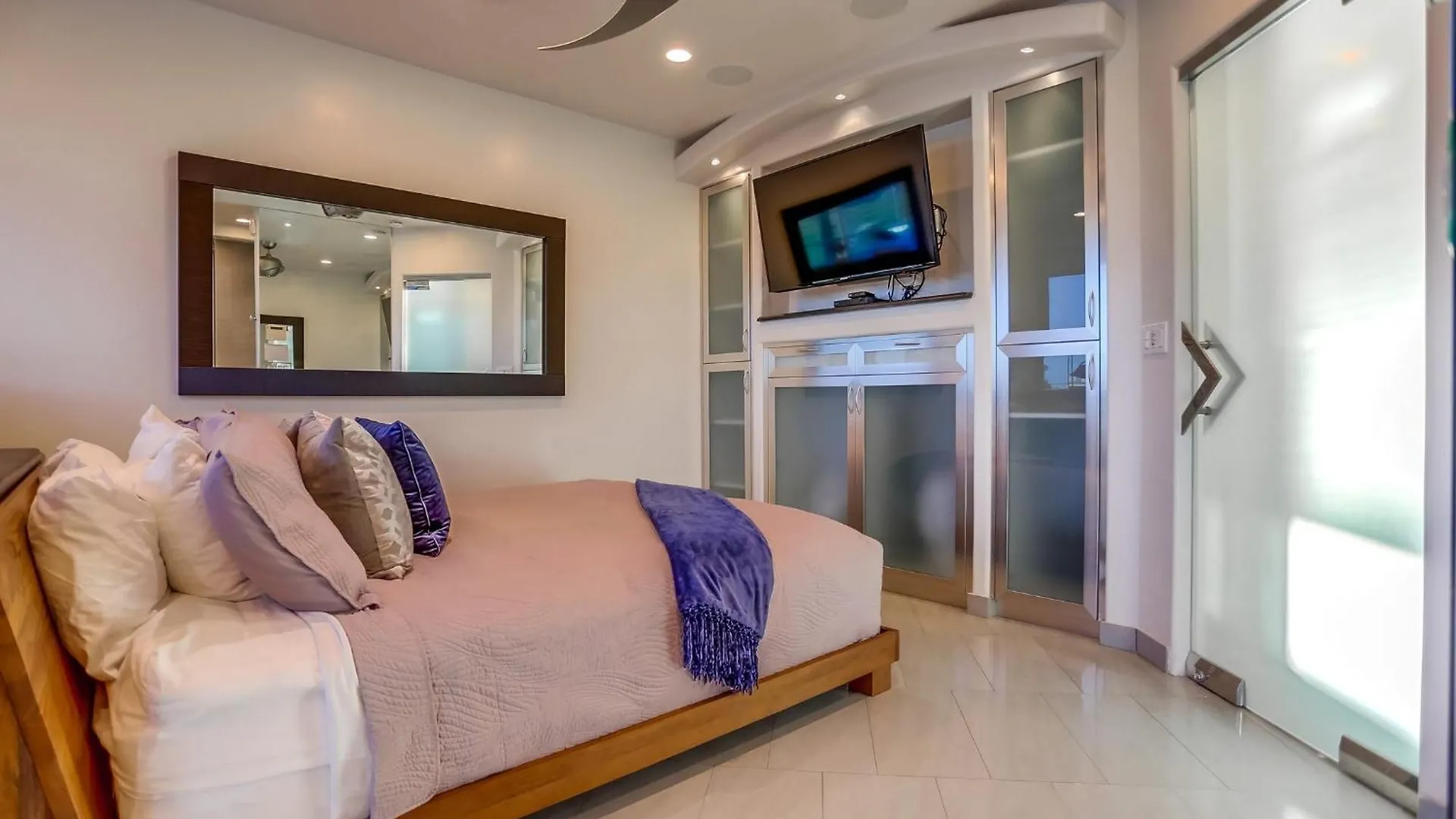 Apartment B5395 South Combo *