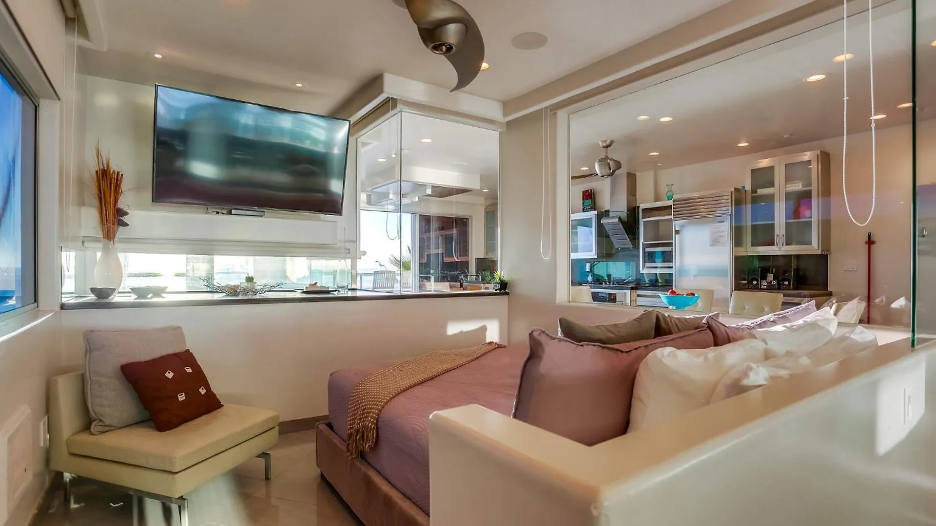 B5395 South Combo Apartment San Diego