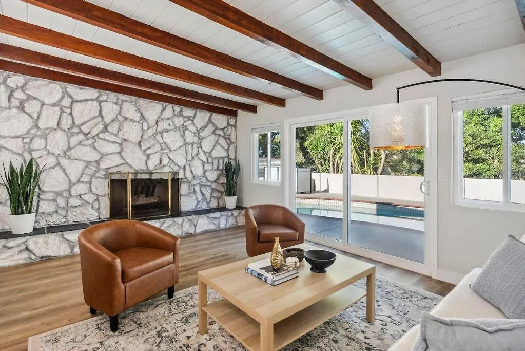 Beautiful Pool In The Heart Of Holiday home San Diego