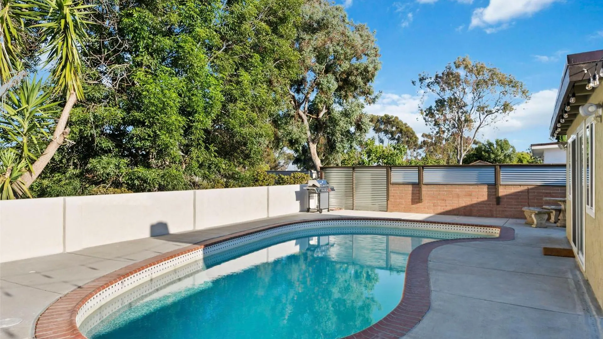 Beautiful Pool In The Heart Of *