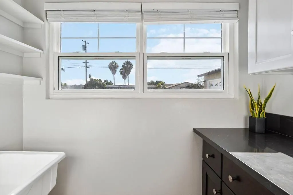 Beautiful Pool In The Heart Of Holiday home San Diego