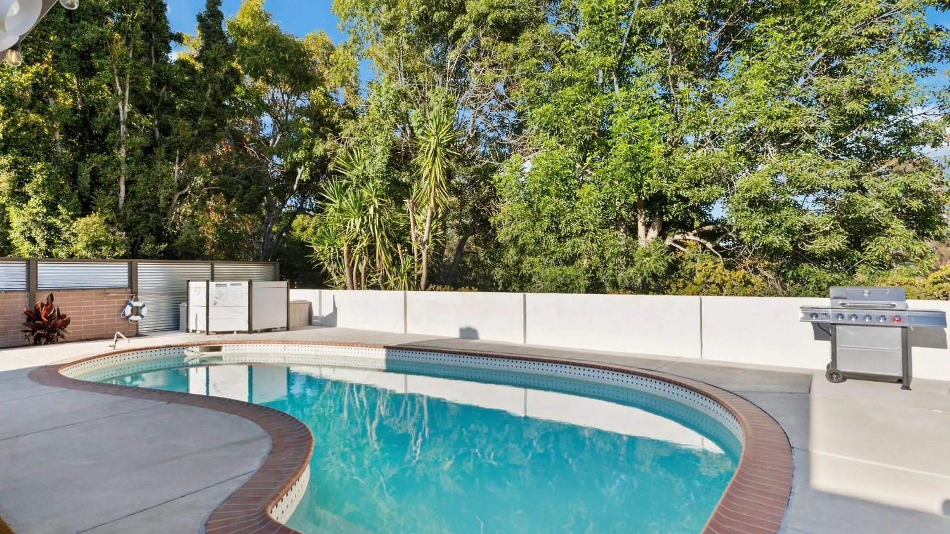 Beautiful Pool In The Heart Of San Diego