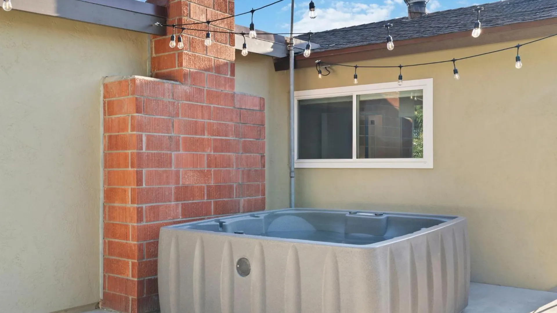 Beautiful Pool In The Heart Of * San Diego