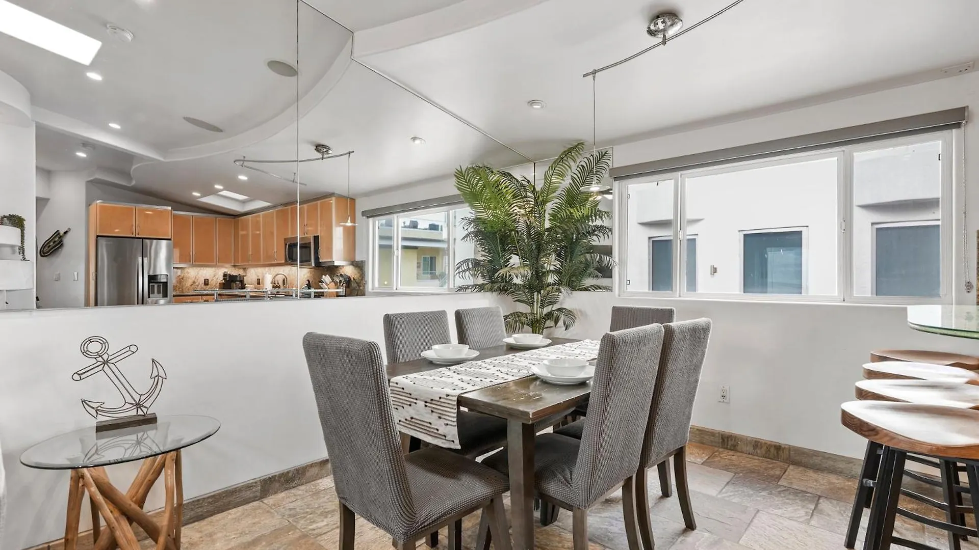 Holiday home Stunning Oceanfront Boardwalk - Spa, Steps2beach, Parking & Fast Wifi! *