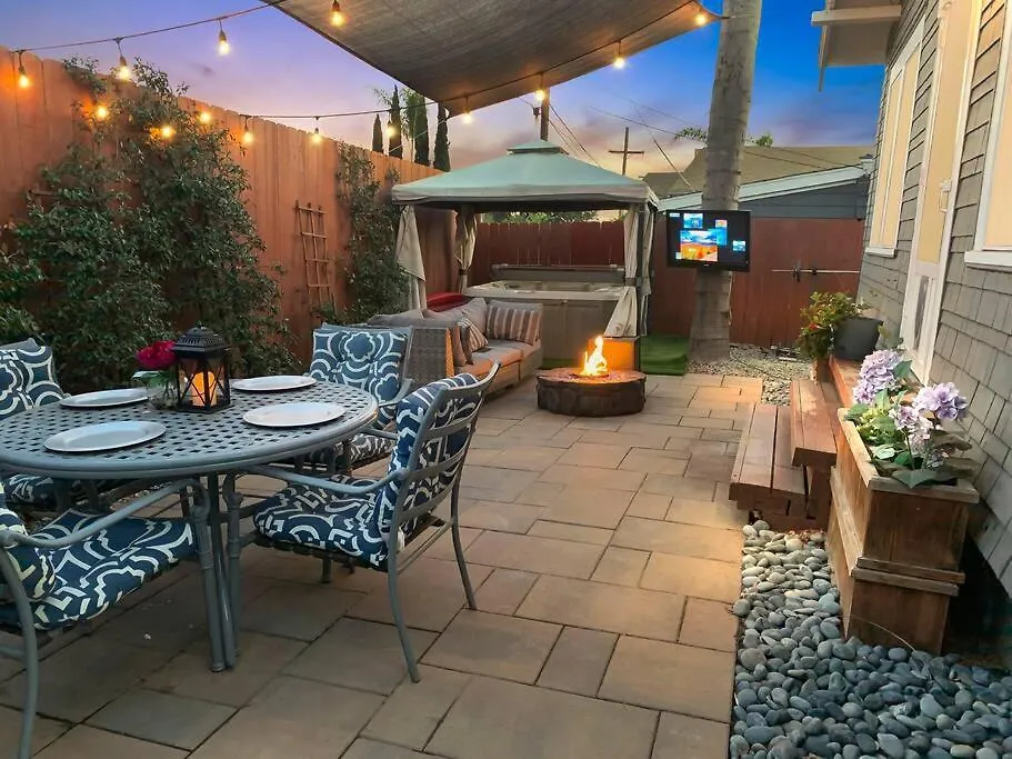 Holiday home Modern Oasis With Jacuzzi In Our North Park Retreat *