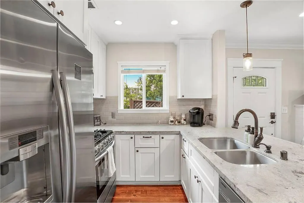 Modern Oasis With Jacuzzi In Our North Park Retreat Holiday home