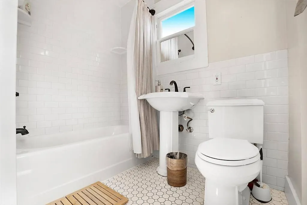 Holiday home Modern Oasis With Jacuzzi In Our North Park Retreat San Diego