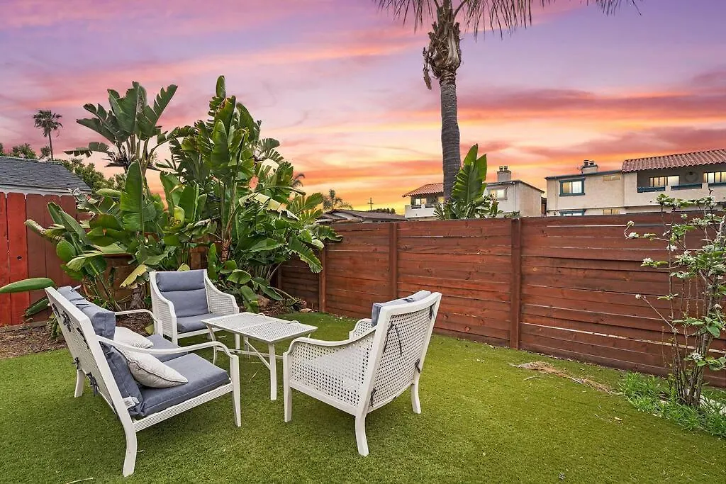 Holiday home Modern Oasis With Jacuzzi In Our North Park Retreat *