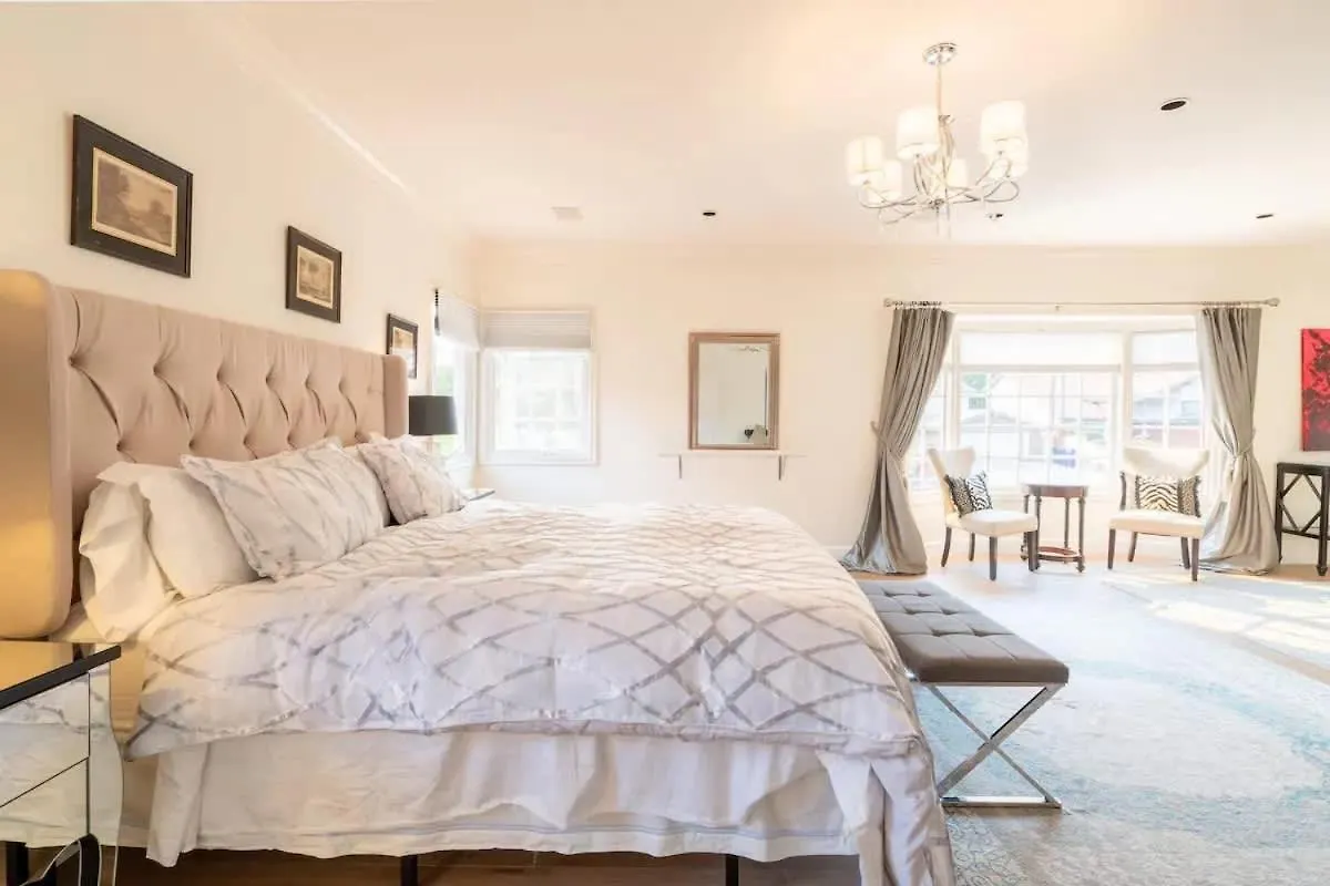 Luxurious Family 5 Bedroom Getaway