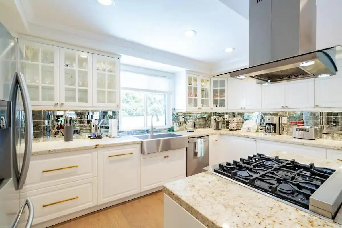 Luxurious Family 5 Bedroom Getaway بيت للعطل *