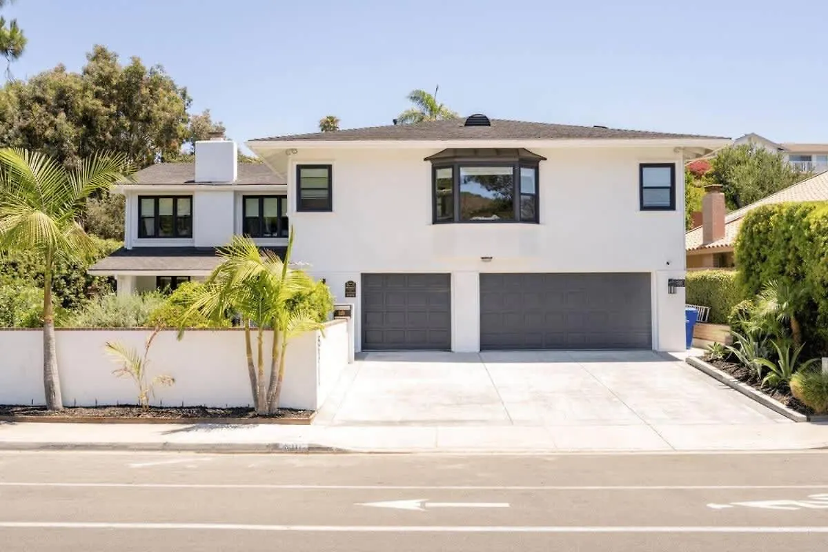Luxurious Family 5 Bedroom Getaway بيت للعطل *