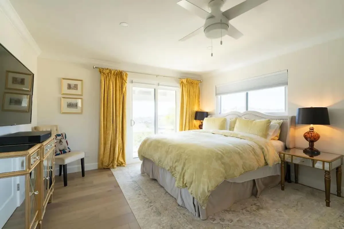 Designer Family With Resort-style Oasis
