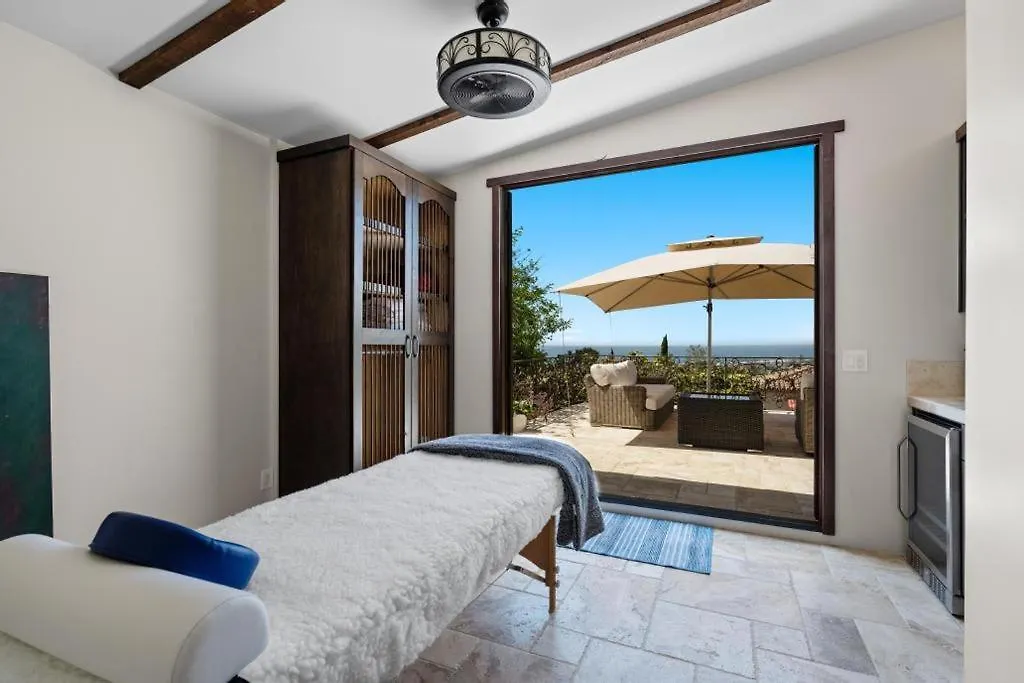 Grand Mediterranean In La Jolla Hillside *