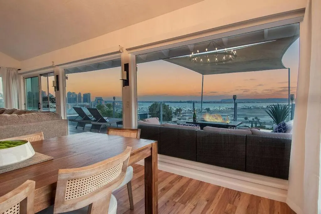Incredible Hilltop Luxury Bay View Retreat Holiday home San Diego