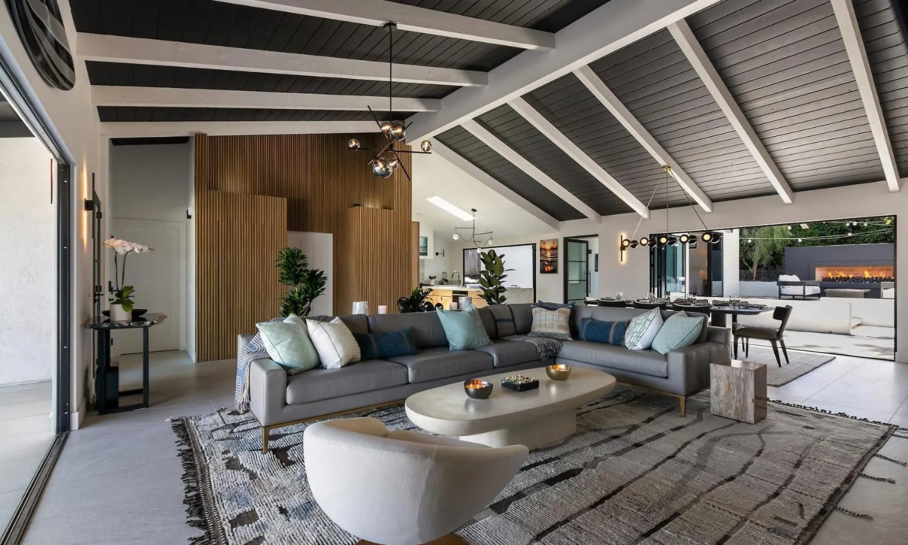 Del Mar Elegant Haven With Mountain Vistas