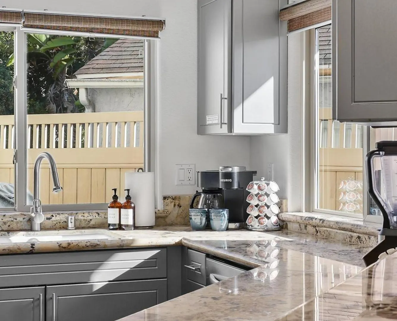 Bay View Dream - Steps To Bay, Rooftop Patio & Ac