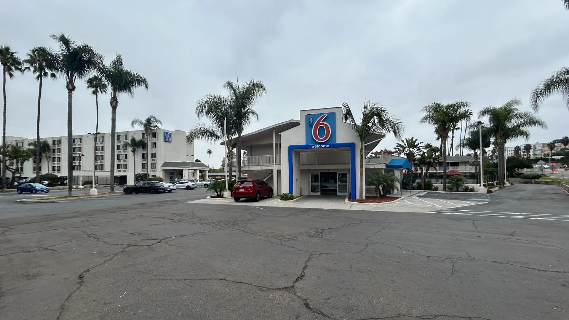 6 San Diego, Ca Circle Mission Valley 2* San Diego