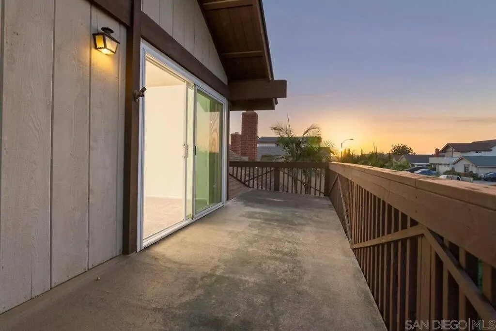 Beautiful House In Mira Mesa 빌라
