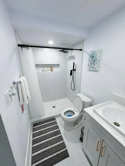 Beautiful House In Mira Mesa 빌라 *