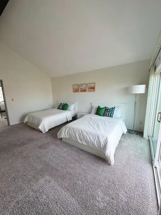 Beautiful House In Mira Mesa 빌라