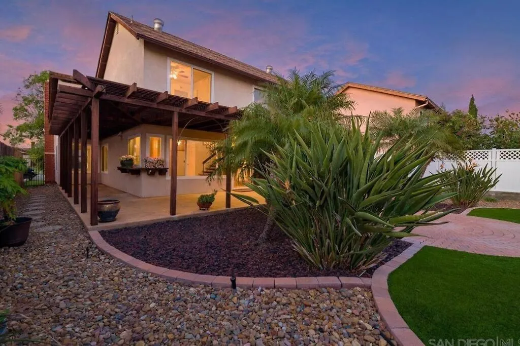 Beautiful House In Mira Mesa 빌라