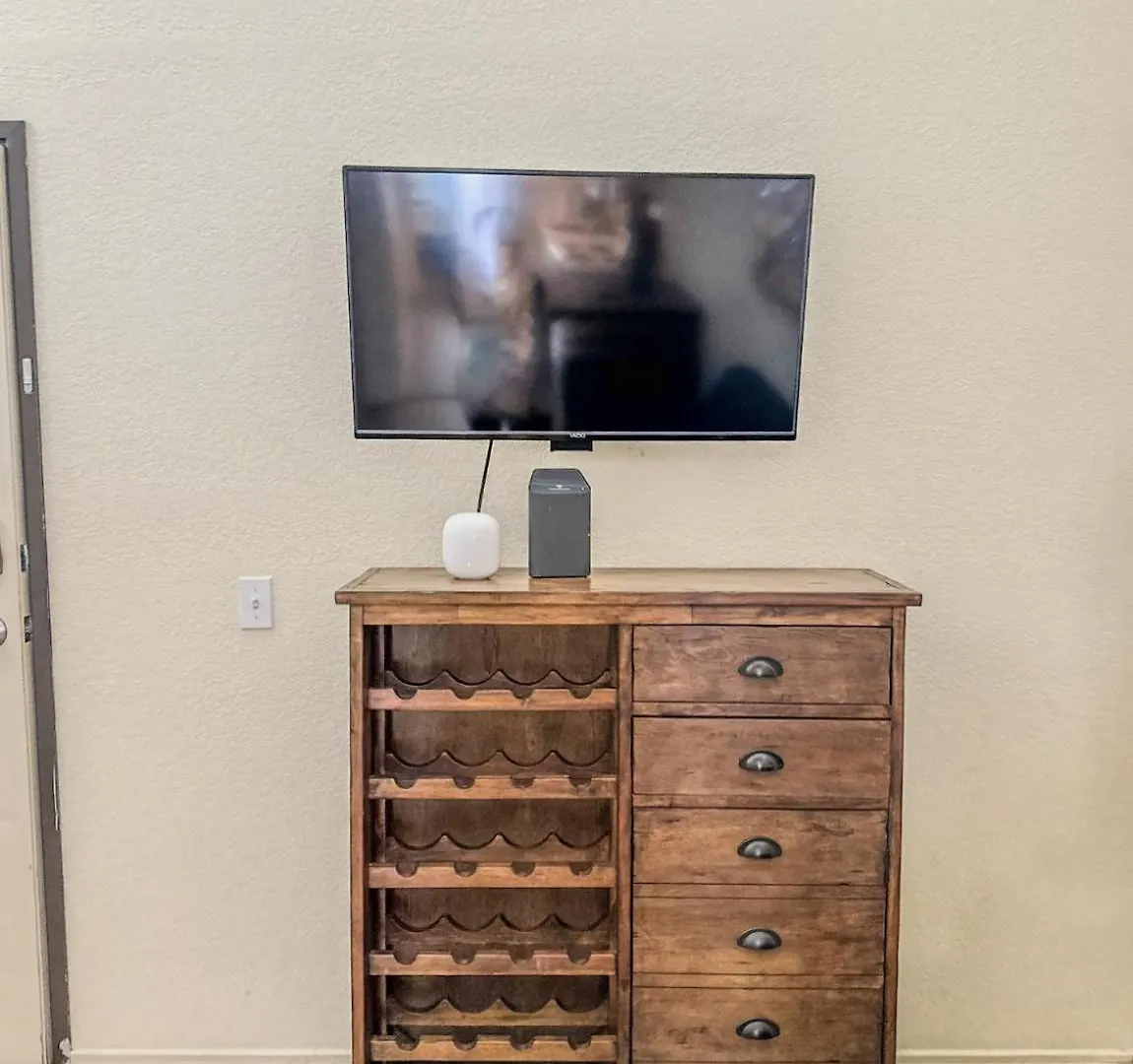 Apartmán Stylish Loft Near Downtown With Free Parking *