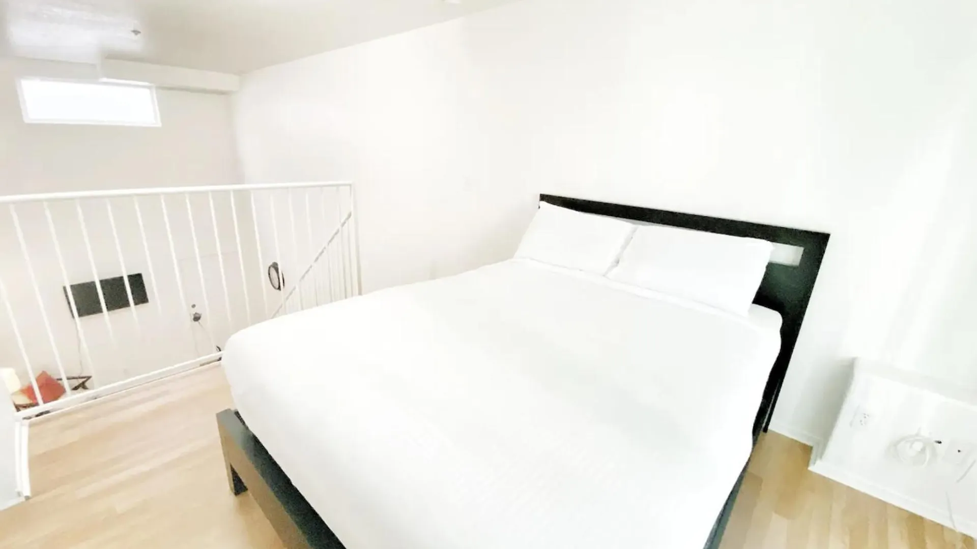 Stylish Loft Near Downtown With Free Parking San Diego