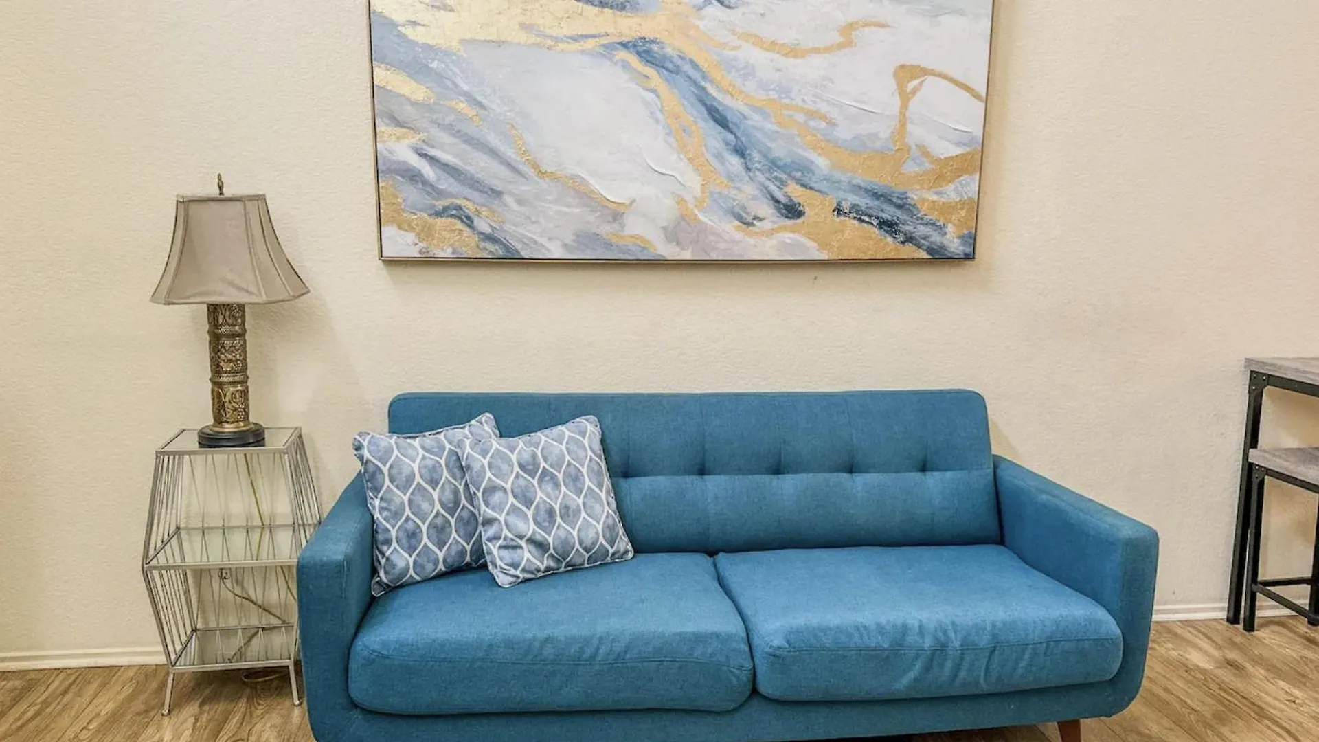 Apartment Stylish Loft Near Downtown With Free Parking