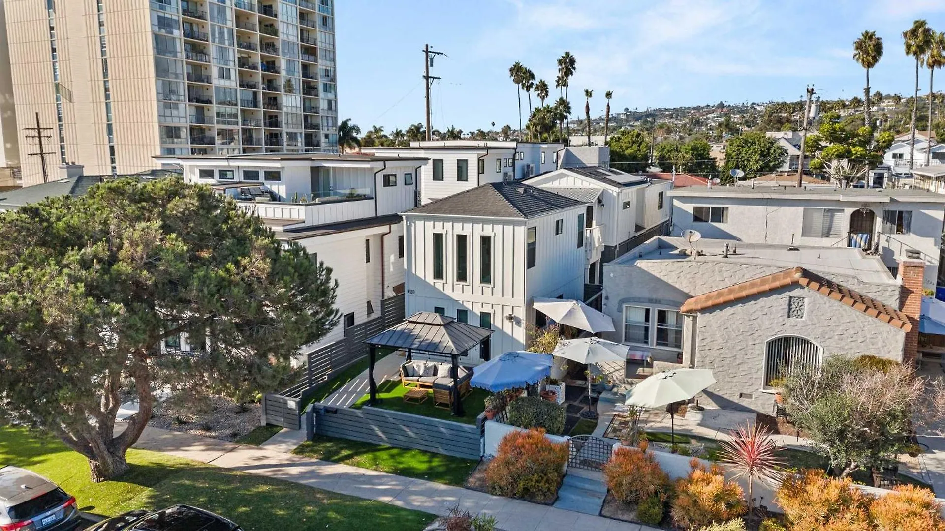 Brand New Coastal Contemporary In Pacific