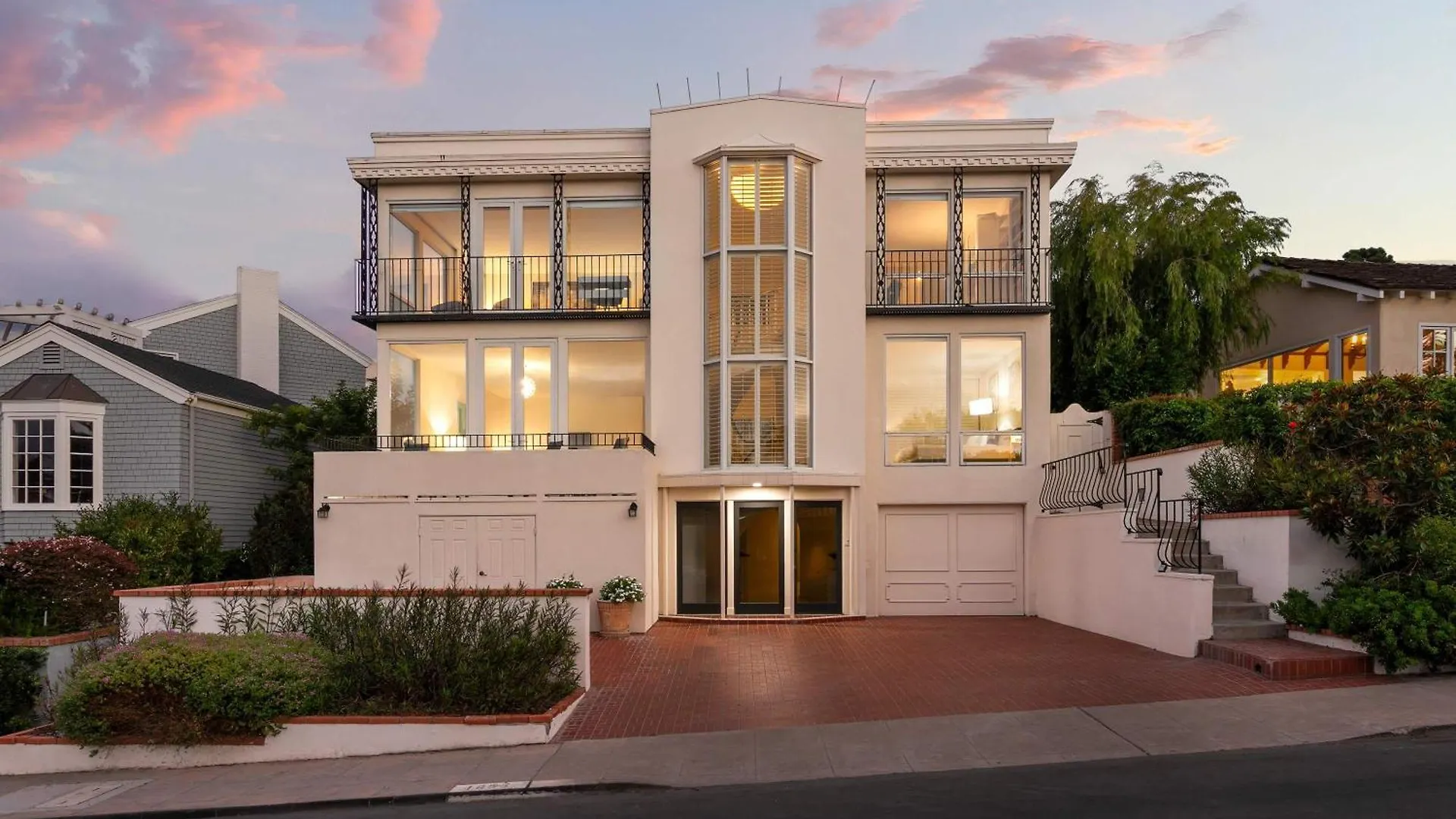 Sea Serenity Coastline Views And Pool Holiday home