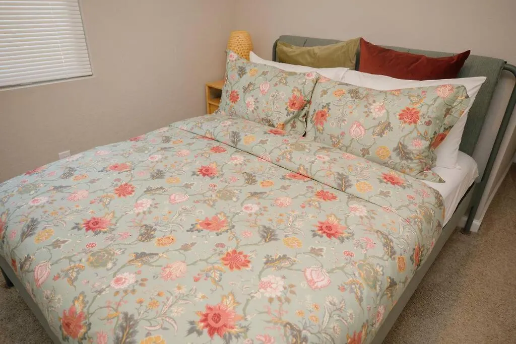 2 Private Masters, New Beds & Furniture, Sleeps 12 Holiday home San Diego