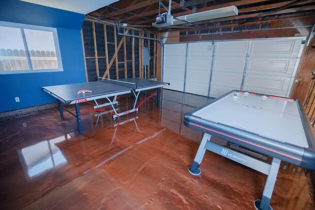 2 Private Masters, New Beds & Furniture, Sleeps 12 San Diego