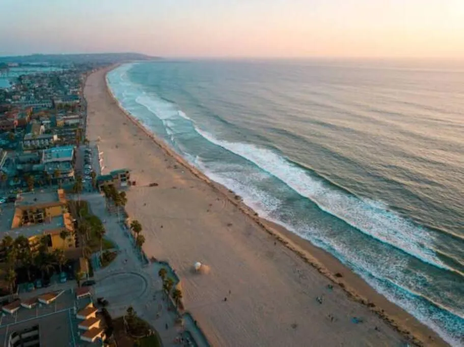 Massive 5br Style Retreat With Heated Pool Holiday home San Diego