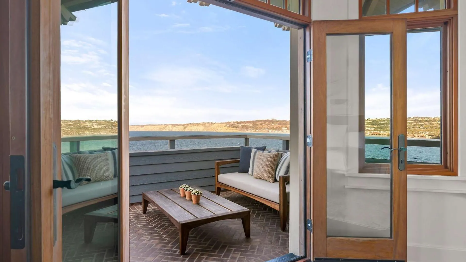 Holiday home La Jolla Cove-oceanfront 5600sf 3br+loft 5ba House Villiage Location Walk Everywhere