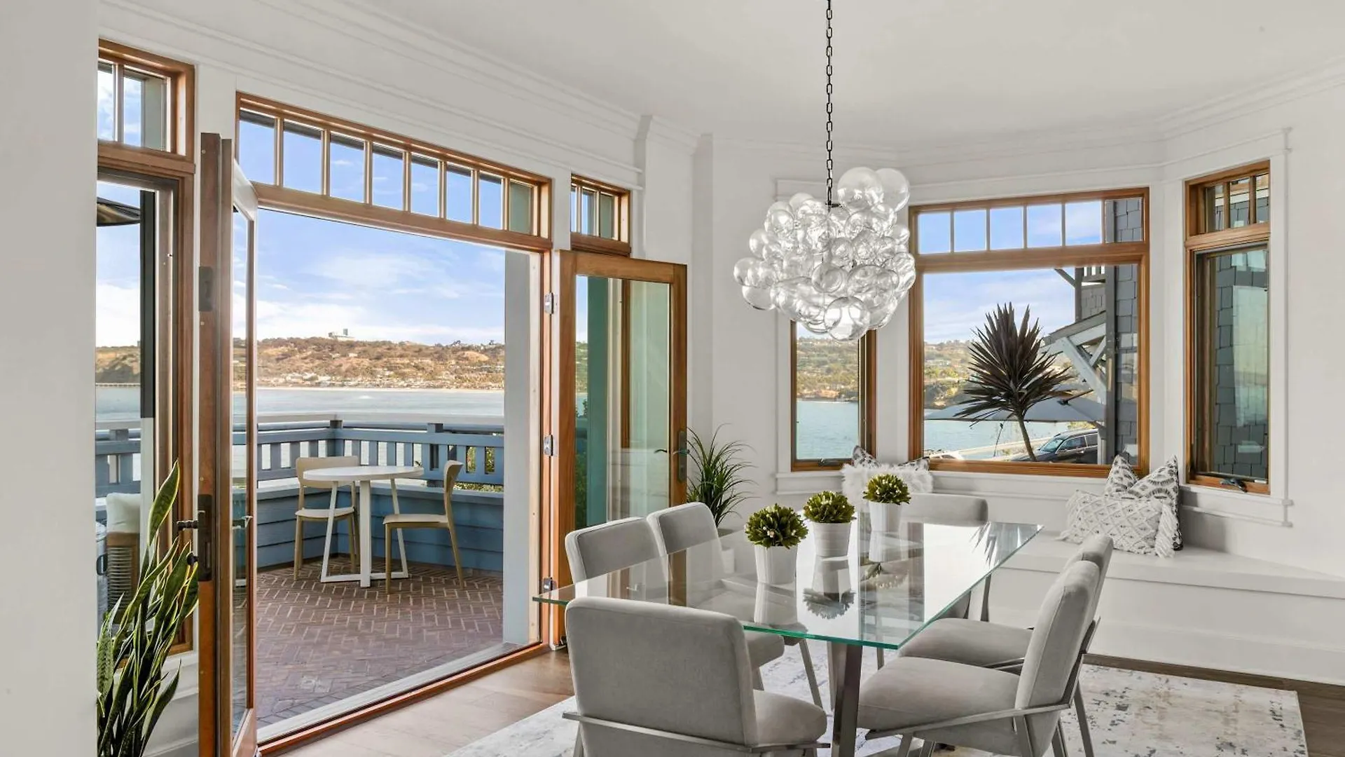 La Jolla Cove-oceanfront 5600sf 3br+loft 5ba House Villiage Location Walk Everywhere San Diego