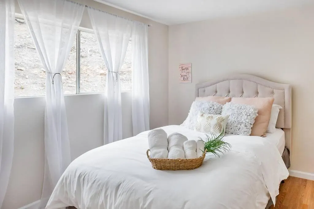 Creative Haven Chic 3-bedroom With Artistic Touches * San Diego